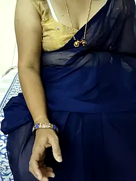 Snapshot of aliseanu chatting on March 17, 7:26 pm aliseanu online show from March 17, 7:26 pm