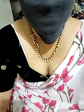 Snapshot of aliseanu chatting on March 18, 4:04 am aliseanu online show from March 18, 4:04 am