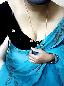 Snapshot of aliseanu chatting on March 19, 12:26 am aliseanu online show from March 19, 12:26 am