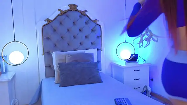 Snapshot of _ambar_Adamss chatting on October 12, 11:42 am ambar Adamss online show from October 12, 11:42 am