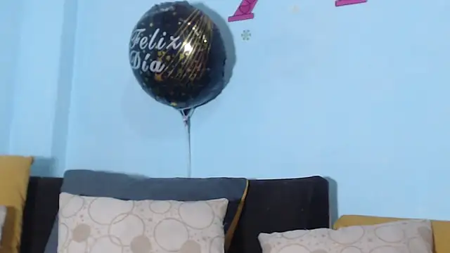 Snapshot of DirtyStefaniax chatting on January 8, 8:07 pm DirtyStefaniax online show from January 8, 8:07 pm