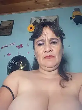 Snapshot of DirtyStefaniax chatting on February 21, 7:32 pm DirtyStefaniax online show from February 21, 7:32 pm