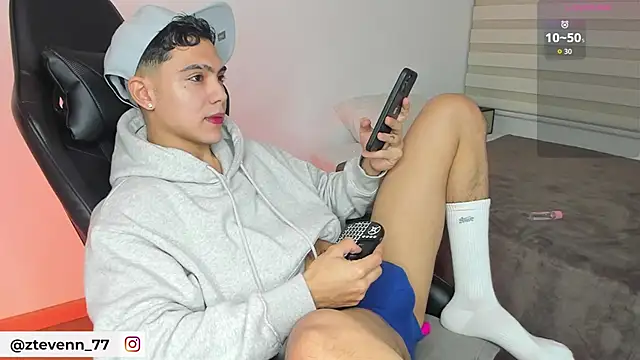 Stevenn 77 online show from October 6, 1:47 am