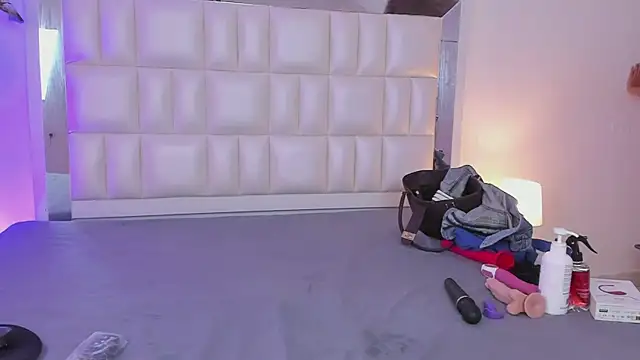 Alhana pulido online show from December 18, 8:25 pm