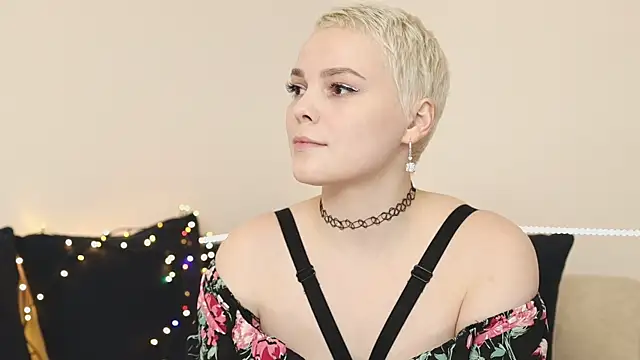 LikaBerry1 online show from December 29, 11:08 pm