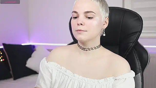 LikaBerry1 online show from February 2, 7:14 pm