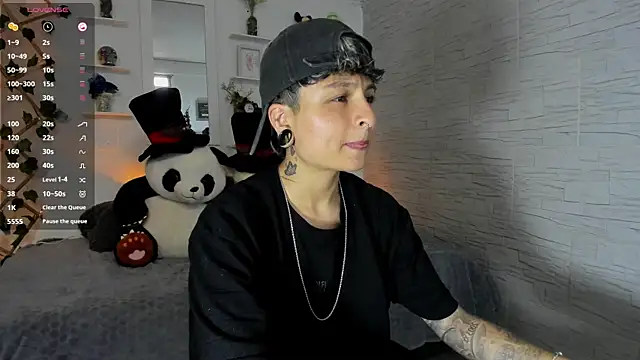 ZuryRamirez  online show from September 20, 8:10 pm