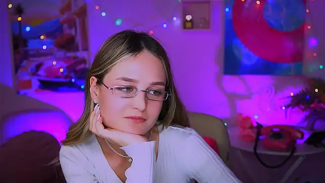 DeboraLarson online show from December 25, 10:17 am