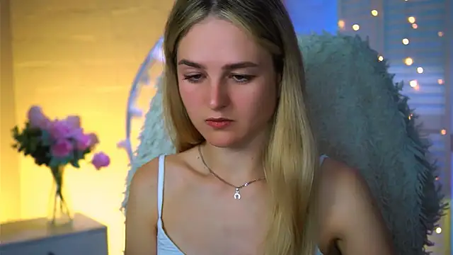 DeboraLarson online show from September 18, 3:52 am