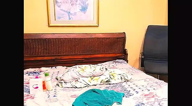 Snapshot of veronica1xxx chatting on January 24, 2:18 am veronica1xxx online show from January 24, 2:18 am