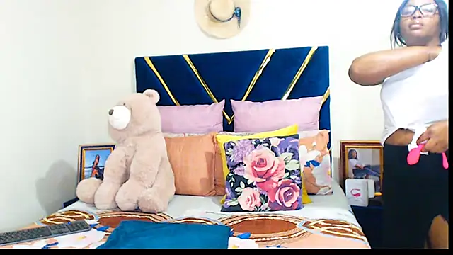 Snapshot of veronica1xxx chatting on September 12, 8:09 pm veronica1xxx online show from September 12, 8:09 pm