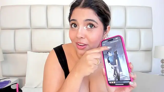 Snapshot of CortanaAdamss chatting on December 10, 2:39 pm CortanaAdamss online show from December 10, 2:39 pm