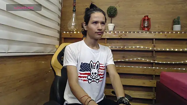 Snapshot of andy_staar chatting on October 8, 12:47 pm andy staar online show from October 8, 12:47 pm