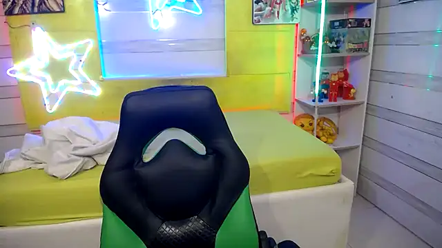 Snapshot of andy_staar chatting on November 8, 7:12 pm andy staar online show from November 8, 7:12 pm