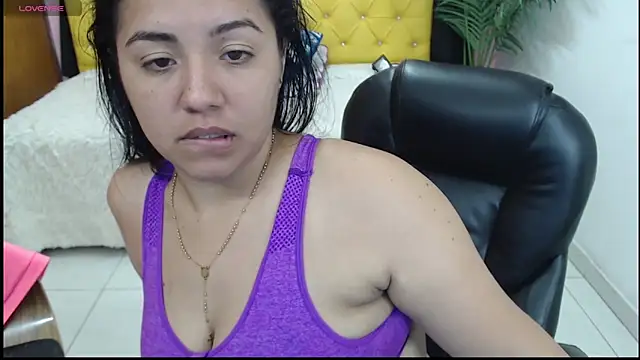 candiapole online show from January 9, 1:02 pm