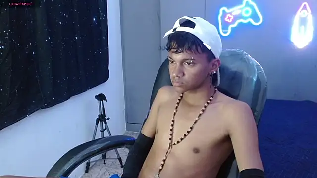 loistwink  online show from February 11, 2:46 am