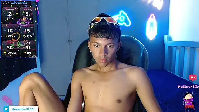 loistwink  online show from February 24, 3:55 am