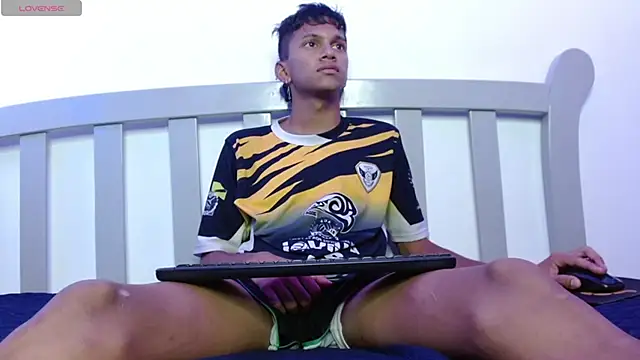 loistwink  online show from March 8, 3:28 am