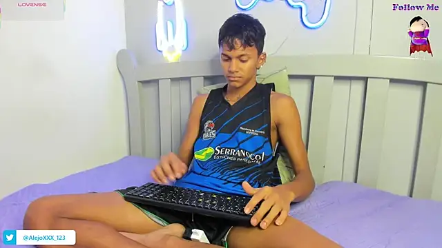 loistwink  online show from September 25, 4:16 am