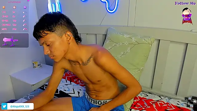 loistwink  online show from October 28, 3:32 am