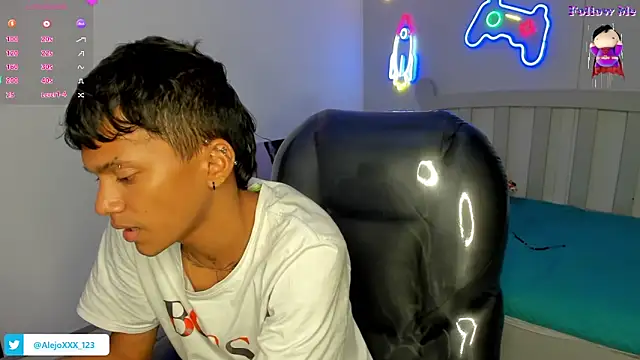 loistwink  online show from November 8, 4:12 am