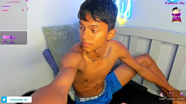 loistwink  online show from November 18, 4:39 am