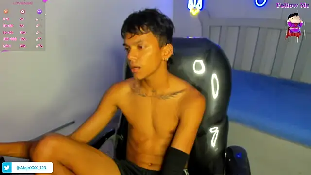 loistwink  online show from November 19, 5:18 am