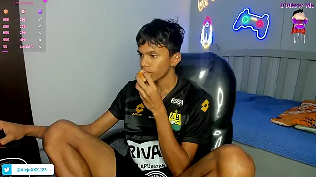 loistwink  online show from November 25, 3:50 am