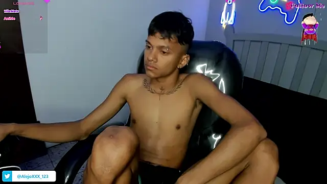 loistwink  online show from November 28, 5:32 am