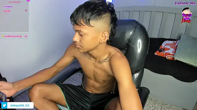 loistwink  online show from November 29, 1:41 am