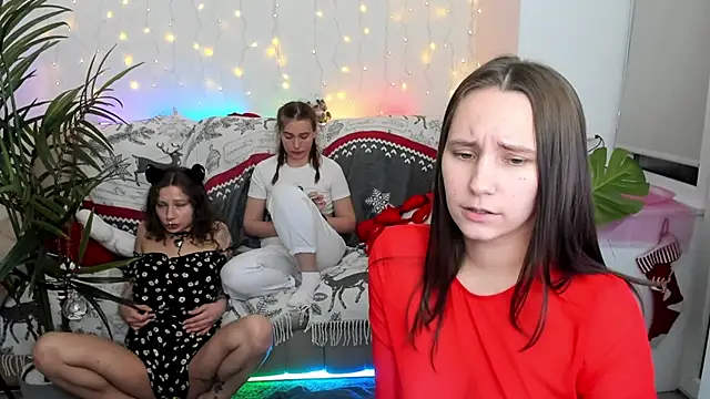 Snapshot of HotCaramellsTV chatting on December 26, 4:25 pm HotCaramellsTV online show from December 26, 4:25 pm