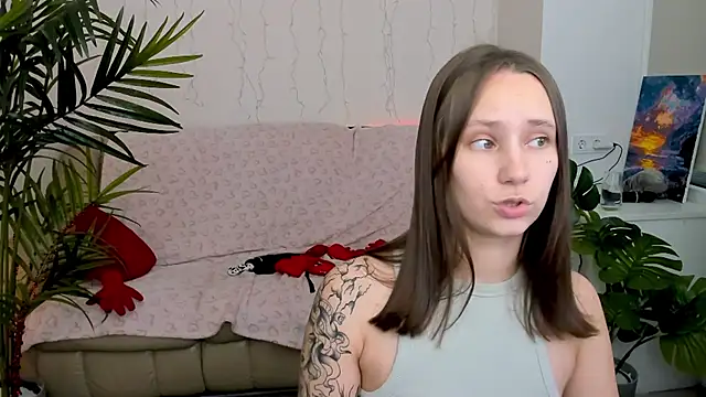 Snapshot of HotCaramellsTV chatting on March 8, 10:22 am HotCaramellsTV online show from March 8, 10:22 am