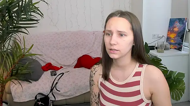 Snapshot of HotCaramellsTV chatting on March 18, 9:31 am HotCaramellsTV online show from March 18, 9:31 am