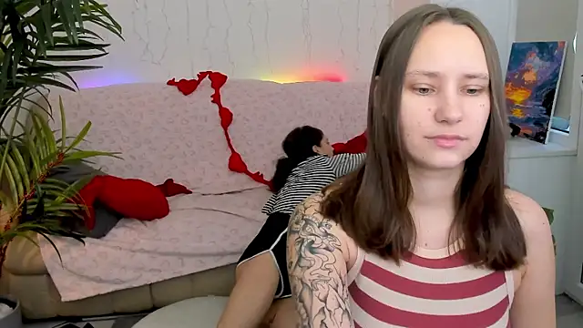 Snapshot of HotCaramellsTV chatting on March 22, 9:24 am HotCaramellsTV online show from March 22, 9:24 am