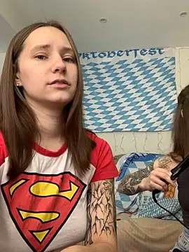 Snapshot of HotCaramellsTV chatting on October 1, 9:04 am HotCaramellsTV online show from October 1, 9:04 am