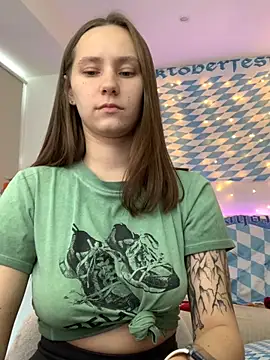 Snapshot of HotCaramellsTV chatting on October 3, 9:39 am HotCaramellsTV online show from October 3, 9:39 am