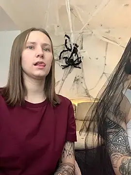 Snapshot of HotCaramellsTV chatting on October 31, 7:31 am HotCaramellsTV online show from October 31, 7:31 am