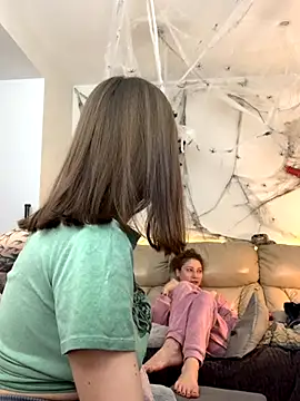 Snapshot of HotCaramellsTV chatting on November 1, 7:54 am HotCaramellsTV online show from November 1, 7:54 am