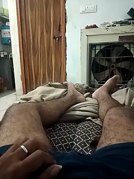 Snapshot of pintuS40 chatting on October 26, 1:44 am pintuS40 online show from October 26, 1:44 am