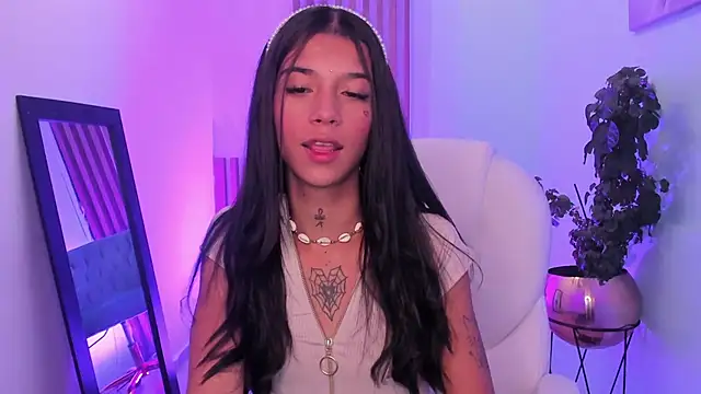 Snapshot of CoralRigan chatting on January 6, 6:36 am CoralRigan online show from January 6, 6:36 am