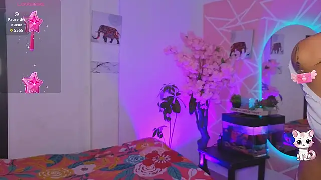 Snapshot of CoralRigan chatting on November 11, 2:44 am CoralRigan online show from November 11, 2:44 am