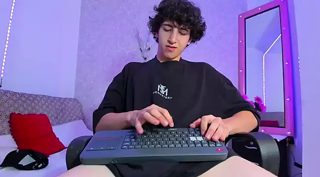 Kerverr  online show from January 15, 4:15 am