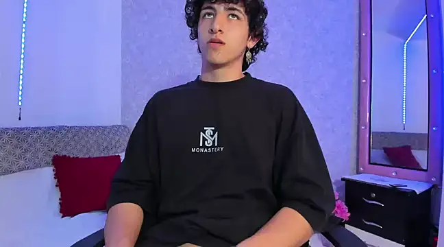 Kerverr  online show from January 23, 1:30 am