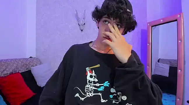 Kerverr  online show from February 3, 10:32 pm