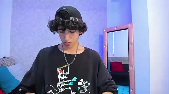 Kerverr  online show from February 7, 11:55 pm