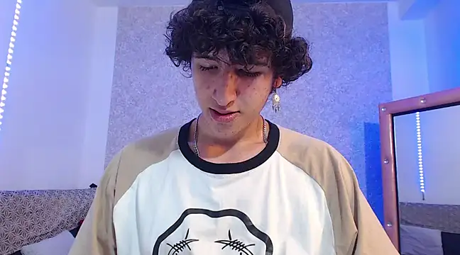 Kerverr  online show from February 12, 4:55 pm