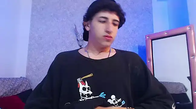 Kerverr  online show from February 18, 4:37 pm