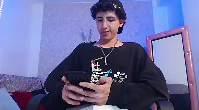 Kerverr  online show from February 18, 11:41 pm