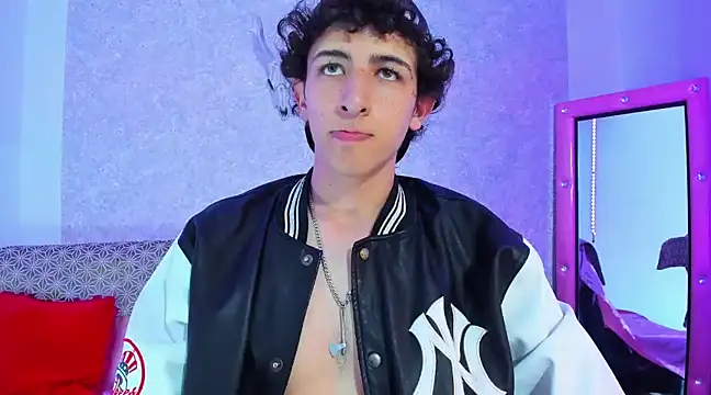 Kerverr  online show from March 12, 11:33 pm