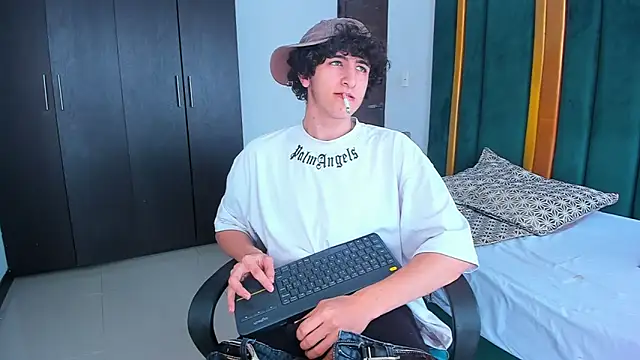 Kerverr  online show from September 14, 5:34 pm